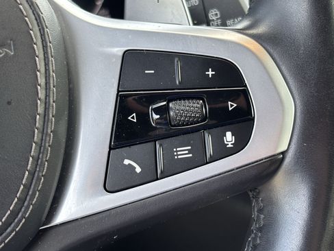 Used 2022 BMW X7 xDrive40i w/ M Sport Package AWD/4WD image 18