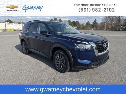 Used 2023 Nissan Pathfinder SV w/ Cargo Package image 3