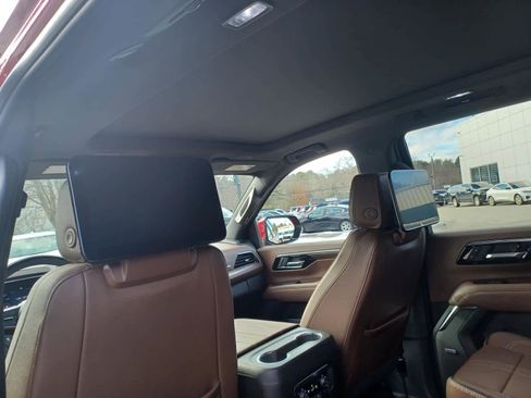 Used 2025 Chevrolet Tahoe High Country image 24