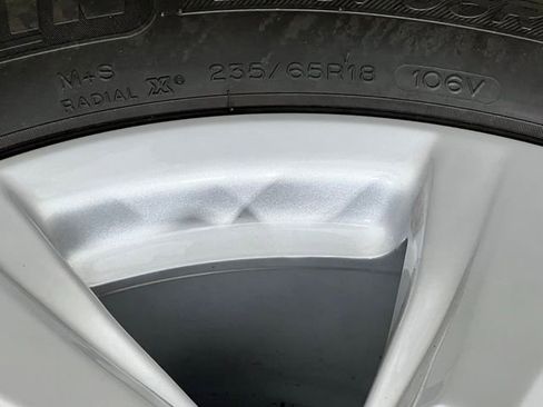 Used 2023 Toyota Highlander L image 36