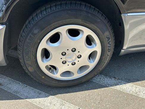 Used 1995 Mercedes-Benz E 320 Convertible image 18