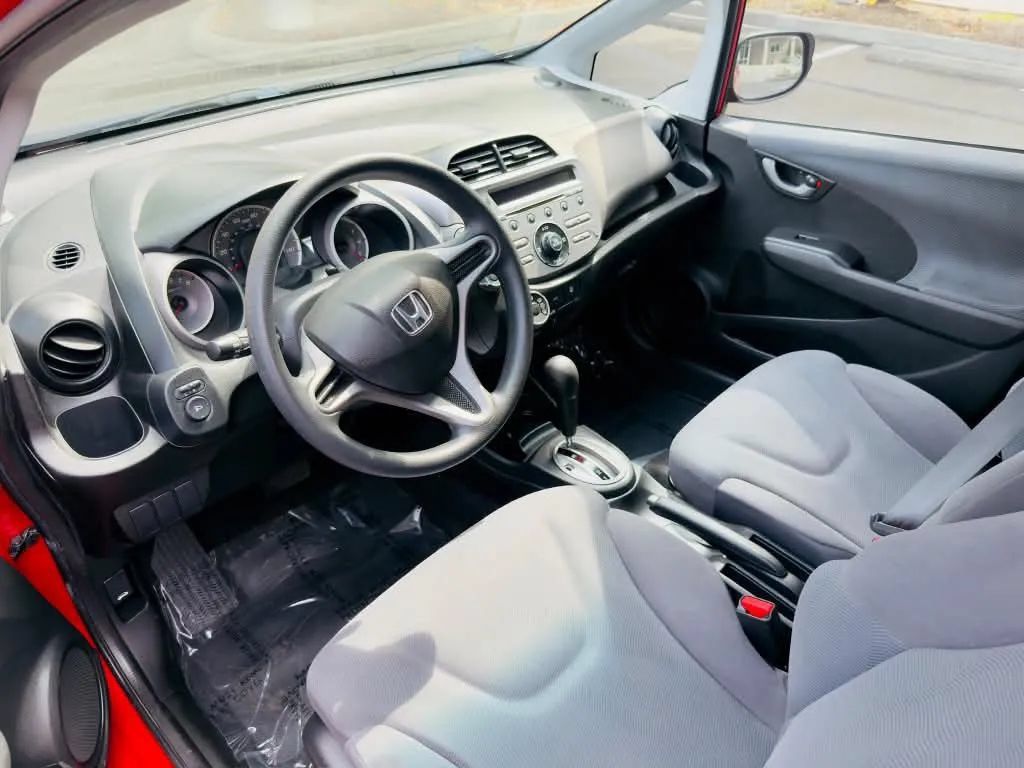 Used 2010 Honda Fit image 9