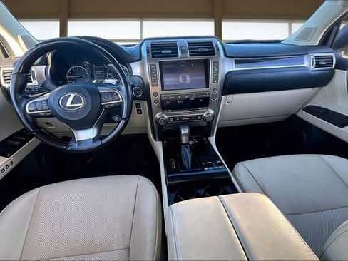 Used 2021 Lexus GX 460 Premium w/ Premium Package image 16