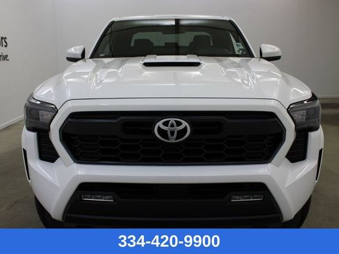 Used 2025 Toyota Tacoma TRD Sport image 6