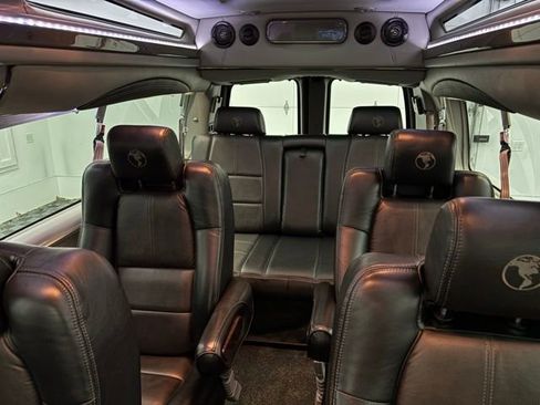 Used 2017 Chevrolet Express 2500 Extended image 41