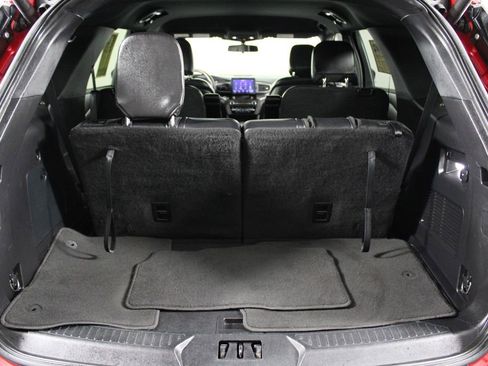 Used 2020 Ford Explorer XLT w/ Equipment Group 202A image 15