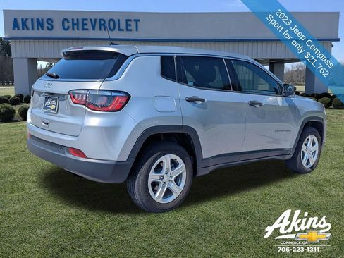 Used 2023 Jeep Compass Sport AWD/4WD image 4
