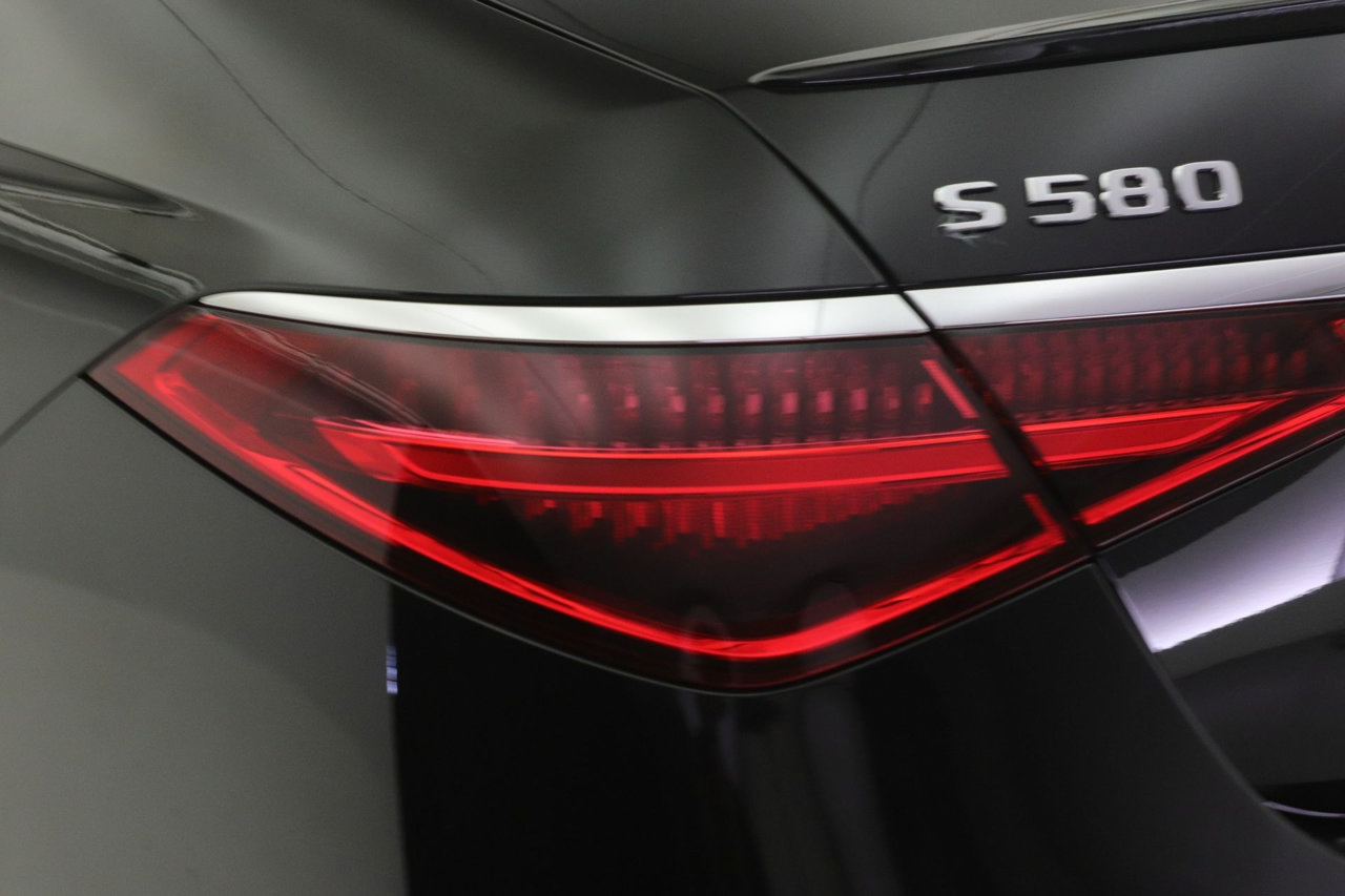Certified 2023 Mercedes-Benz S 580 4MATIC Sedan image 18