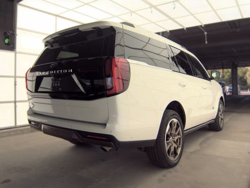 Used 2025 Ford Expedition King Ranch AWD/4WD image 19