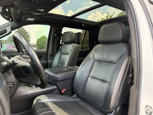 Used 2021 Chevrolet Tahoe RST w/ Luxury Package AWD/4WD image 7
