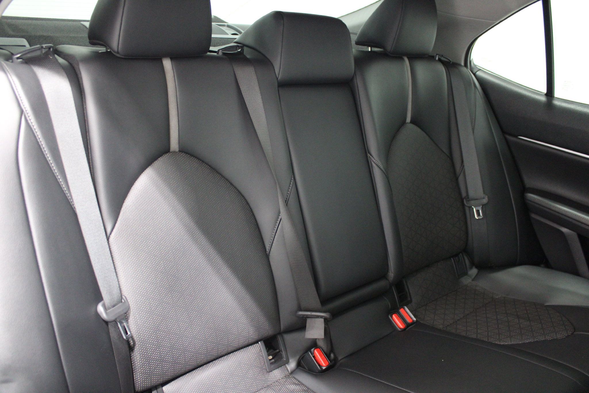 Used 2022 Toyota Camry XSE w/ Navigation Package FWD image 22