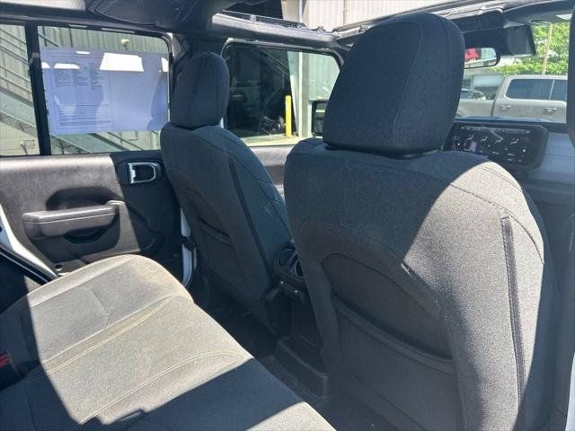 Certified 2024 Jeep Wrangler Unlimited w/ Convenience Group AWD/4WD image 37
