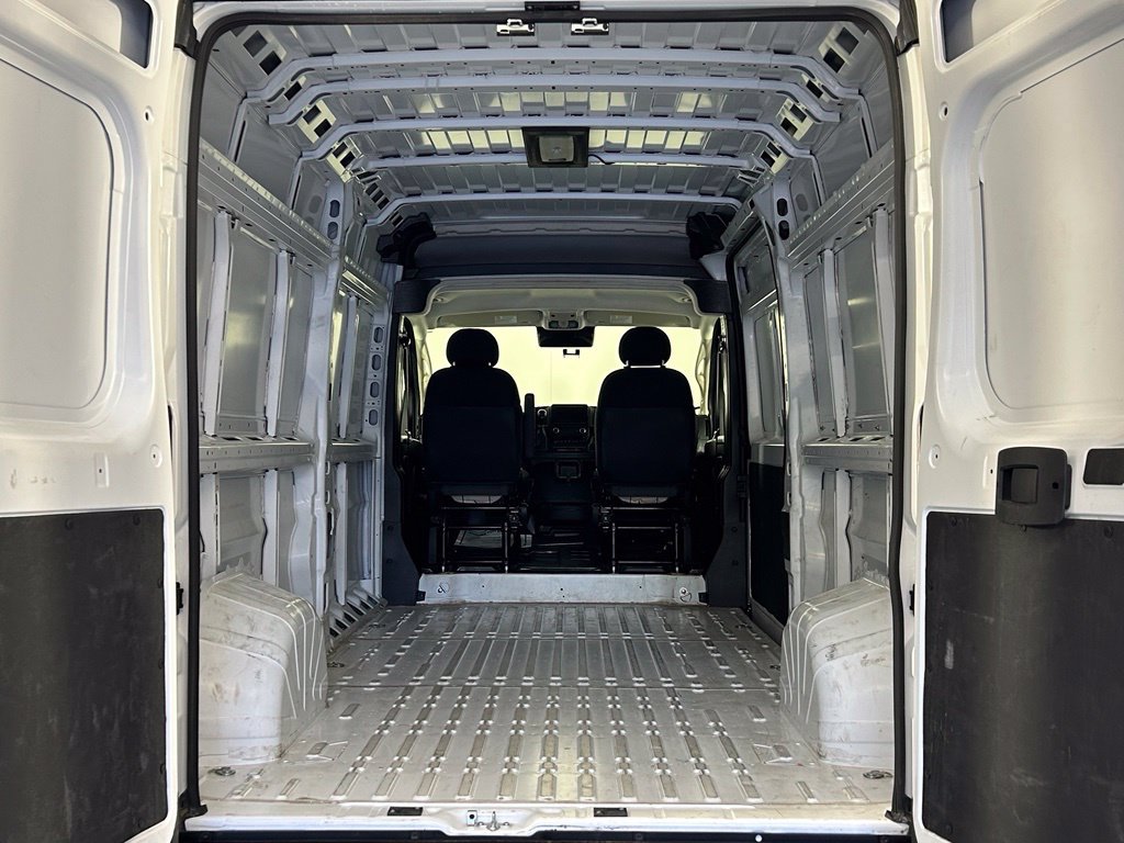Used 2025 RAM ProMaster 2500 w/ Convenience Group FWD image 14