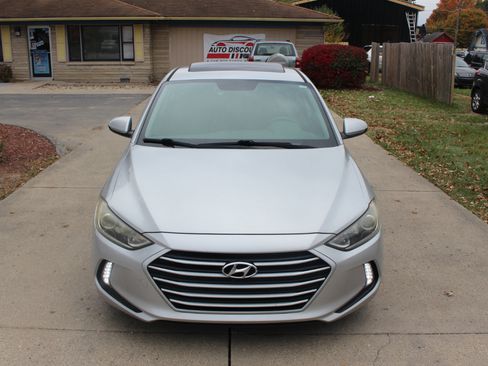 Used 2017 Hyundai Elantra Value Edition image 4