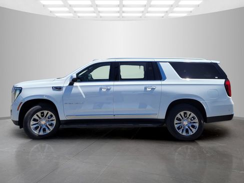 Used 2025 GMC Yukon XL Denali AWD/4WD image 7