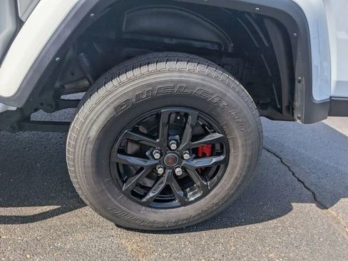 Used 2022 Jeep Gladiator Sport image 23