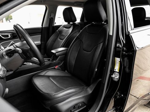 Used 2022 Jeep Compass Limited w/ Elite Group image 8