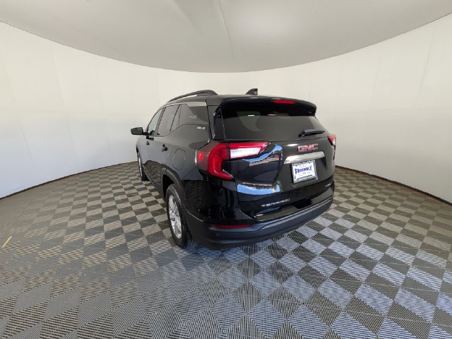 Used 2024 GMC Terrain SLE w/ Driver Convenience Package AWD/4WD image 11
