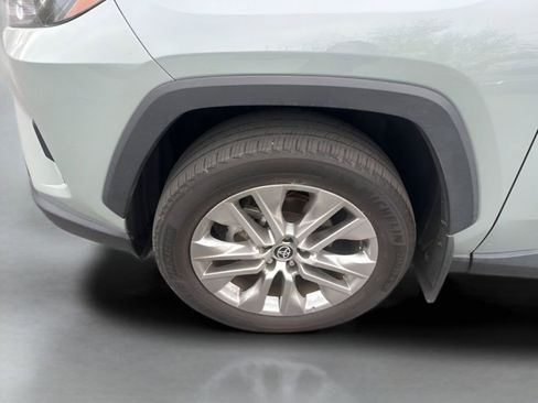 Used 2023 Toyota RAV4 XLE Premium image 17