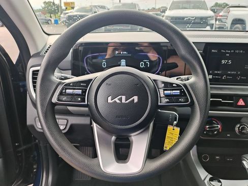 Used 2026 Kia Seltos LX FWD image 18