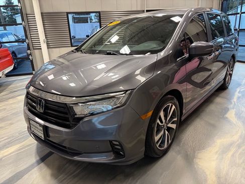 Used 2022 Honda Odyssey Touring image 3