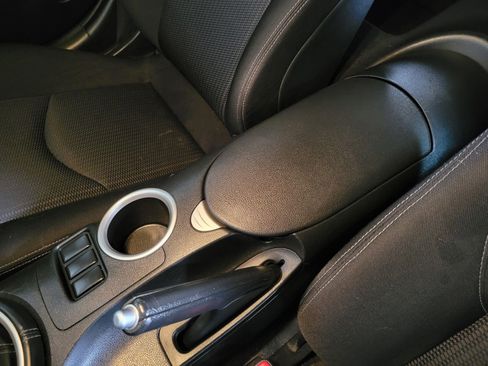 Used 2015 Nissan 370Z Base image 25