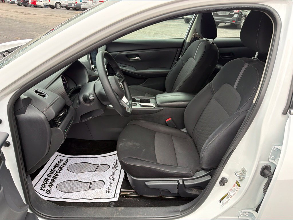 Used 2025 Nissan Sentra SV FWD image 14