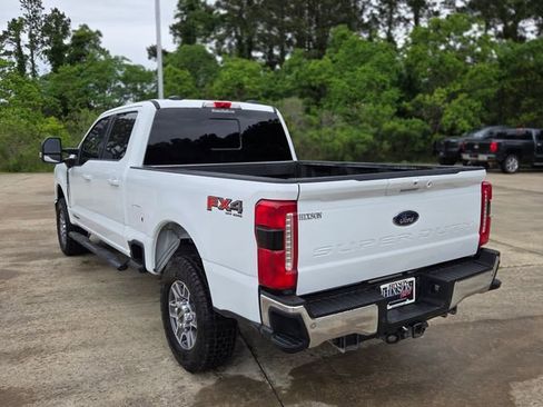 Used 2024 Ford F250 Lariat w/ FX4 Off-Road Package AWD/4WD image 3