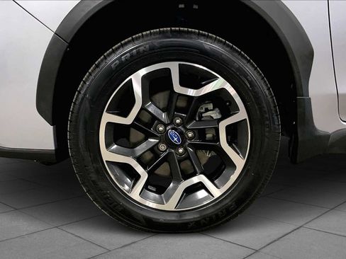 Used 2017 Subaru Crosstrek 2.0i Premium image 11