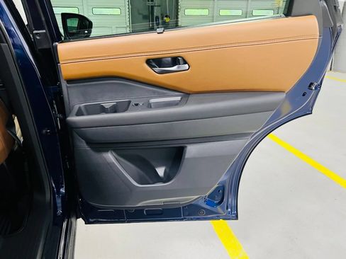 New 2026 Nissan Pathfinder Platinum FWD image 35
