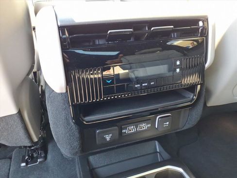 New 2026 Jeep Grand Wagoneer L 4WD image 8