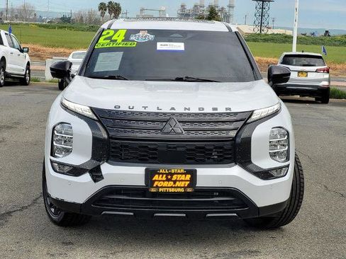 Used 2024 Mitsubishi Outlander SE Black Edition image 2