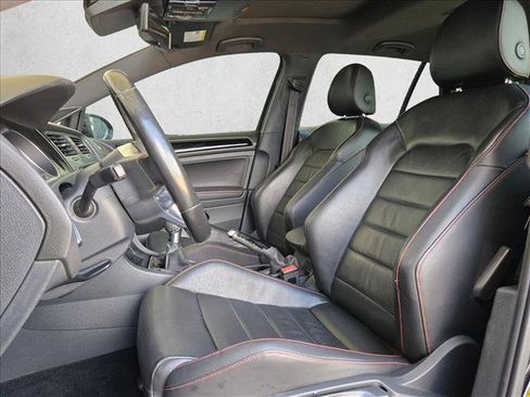 Used 2016 Volkswagen GTI SE w/ Driver Assistance Package FWD image 11