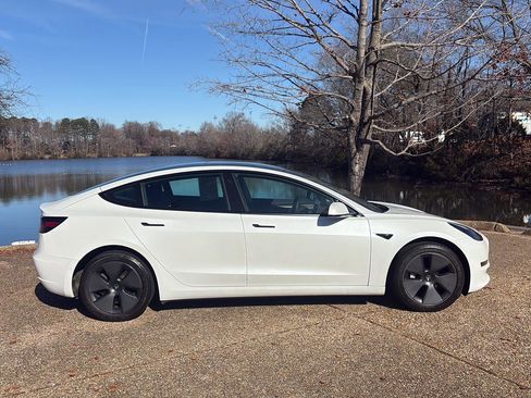 Used 2022 Tesla Model 3 Long Range image 3
