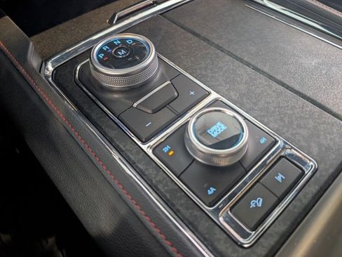 Used 2022 Ford Expedition Max Limited image 21