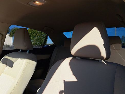 Used 2014 Toyota Corolla LE image 15