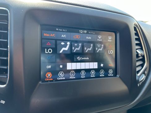 Used 2019 Jeep Compass Sport w/ Cold Weather Group image 27