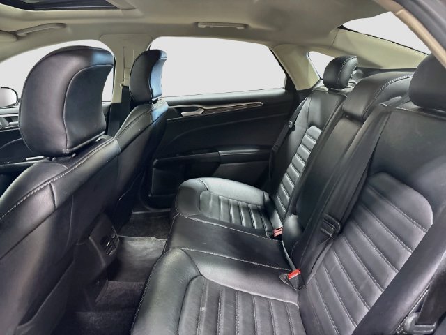 Used 2017 Ford Fusion SE w/ Fusion SE Technology Package AWD/4WD image 19