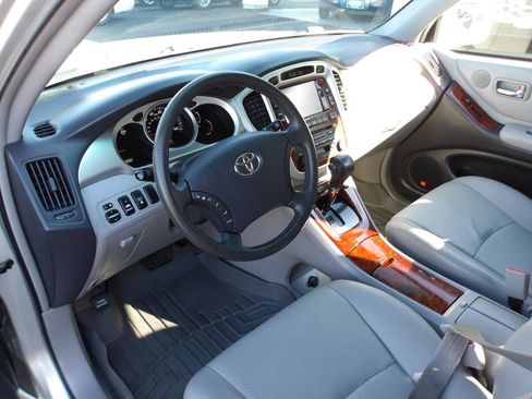 Used 2006 Toyota Highlander Limited AWD/4WD image 9