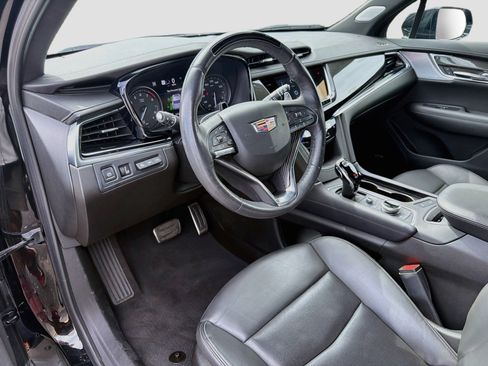 Certified 2023 Cadillac XT6 Sport w/ Technology Package AWD/4WD image 9
