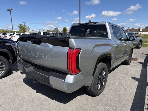 Used 2024 Toyota Tundra Platinum AWD/4WD image 7