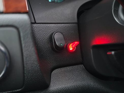 Used 2011 Chevrolet Silverado 3500 LTZ image 75