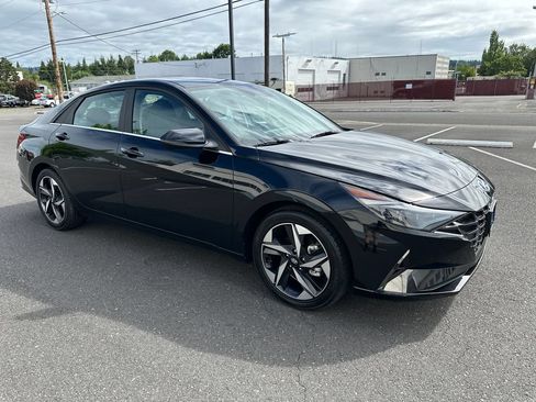 Certified 2023 Hyundai Elantra Limited FWD image 8