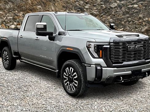 Used 2024 GMC Sierra 2500 Denali Ultimate image 9