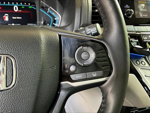 Used 2018 Honda Odyssey Elite image 12