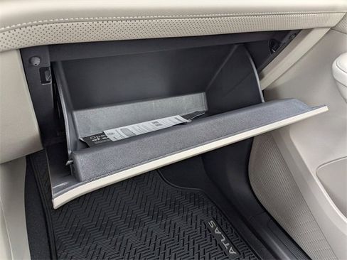 New 2026 Volkswagen Atlas SE image 24