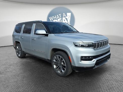 Used 2022 Jeep Grand Wagoneer Series III w/ Rear Seat Video Group 1 AWD/4WD image 1
