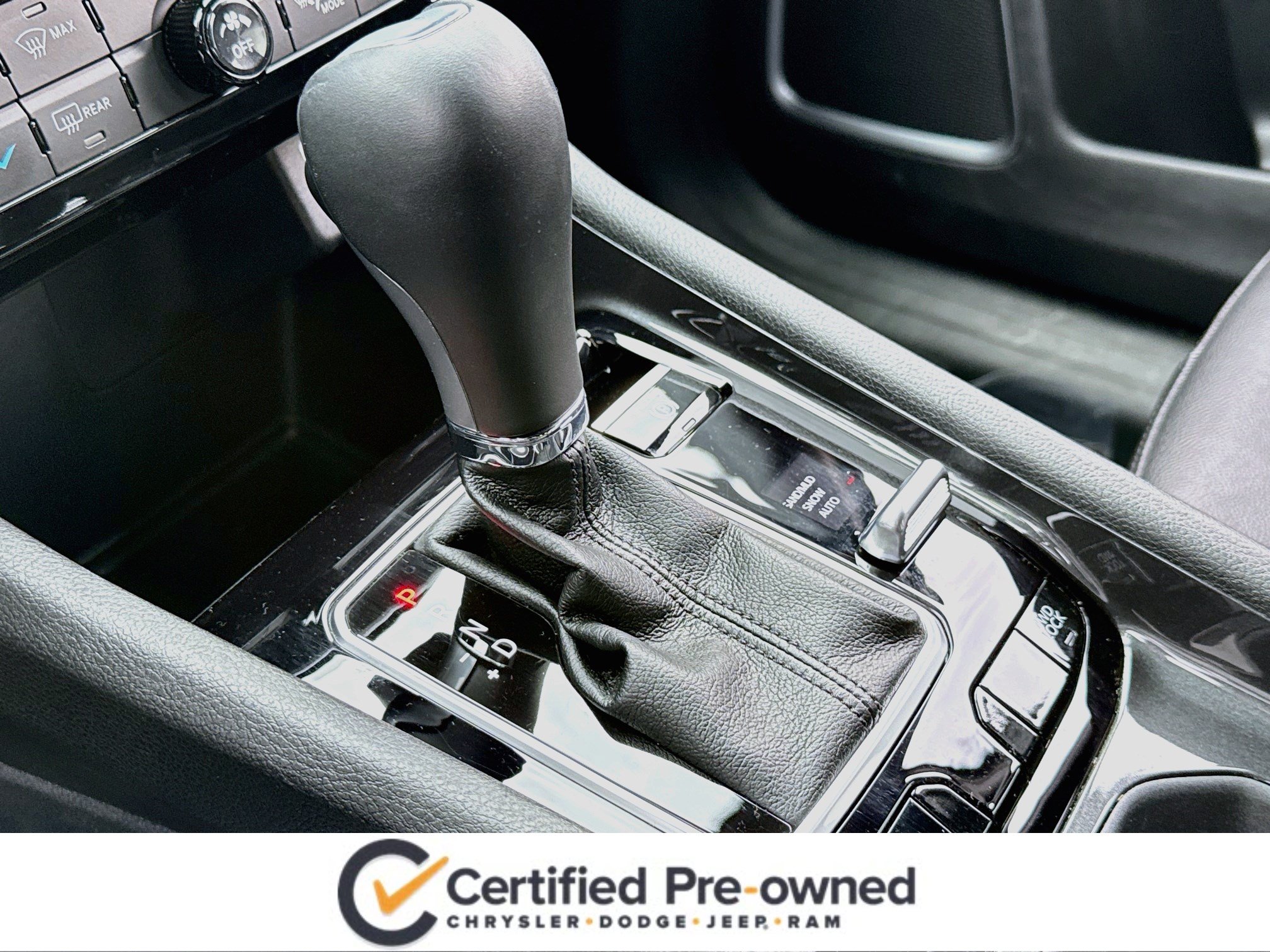 Used 2024 Jeep Compass Latitude AWD/4WD image 19