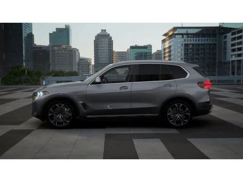 New 2026 BMW X5 xDrive50e w/ Premium Package AWD/4WD image 4