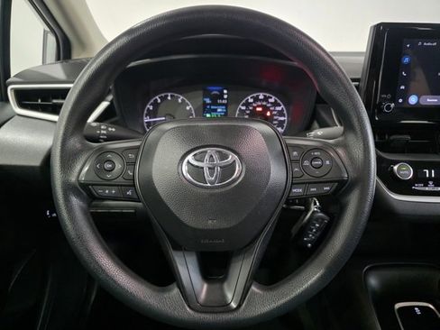 Used 2025 Toyota Corolla LE image 16